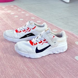 Kids Nike shoes size 13C